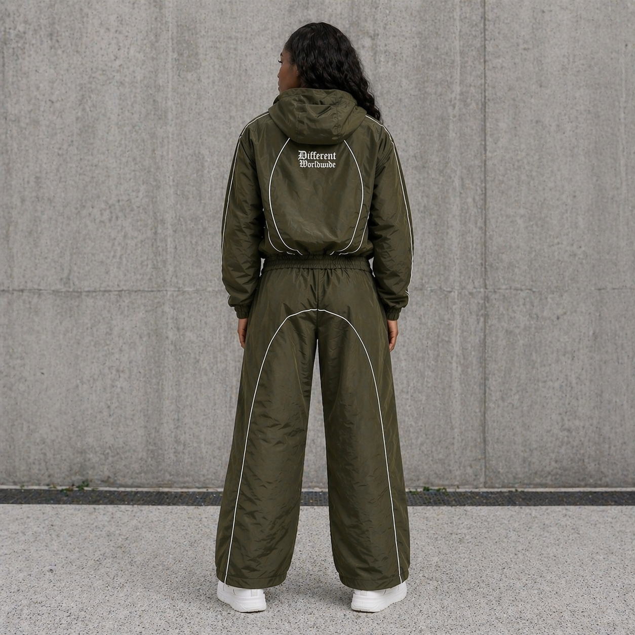 Essential Windbreaker Tracksuit Olive Green